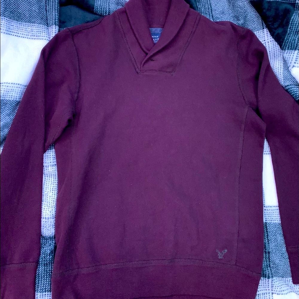 AE Sweater! NWOT! Size M!! Athletic Fit!